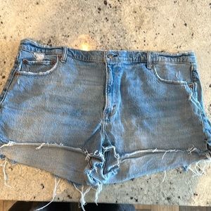 Abercrombie Shorts Mom Short High Rise Distressed Size 35